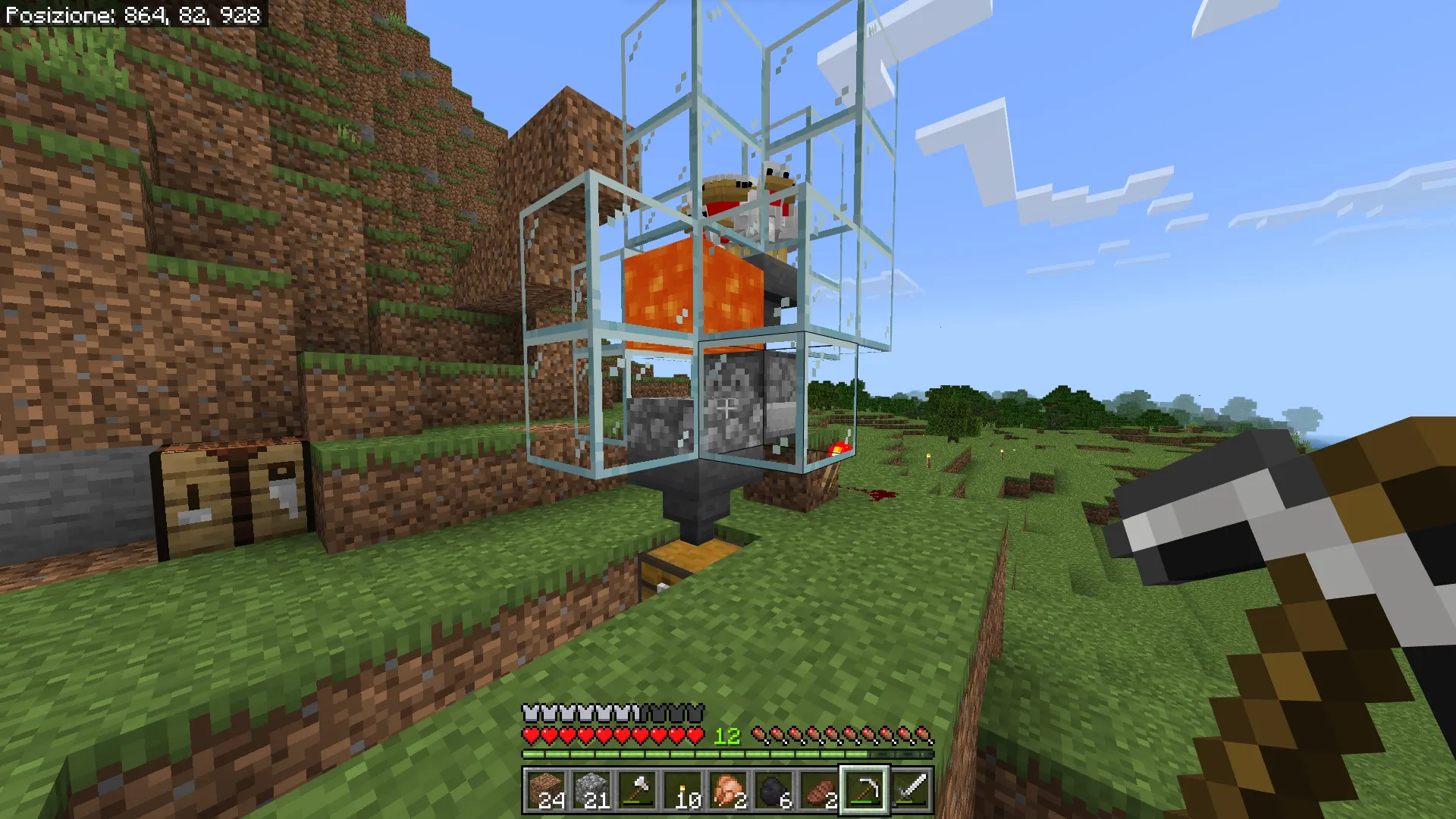 Ciao, io gioco su pc con la bedrock edition all'ultima versione. Oggi ho provato a fare una farm di polli molto classica, che avevo gia fatto in alcuni mondi java in cui funzionava molto bene, invece qui ogni volta che un pollo cresce muoiono anche gli altri polli piccoli. Sapete dirmi perchè?
E seconda domanda: ho anche provato a fare una farm di ferro copiando esattamente questo video https://youtube.com/shorts/RcqvlQ4cSwY?si=tVJCkOfszblGHbs8. Al momento ho 7 villager ma comunque non spawna alcun iron golem. Ho anche distrutto il vilaggio più vicino, che in realtà era abbastanza lontano. Quali potrebbero essere le cause?